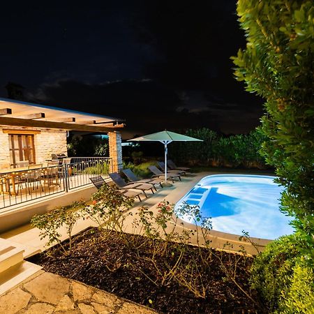Villa Jurinea In Istrien Mit Pool Барат Экстерьер фото